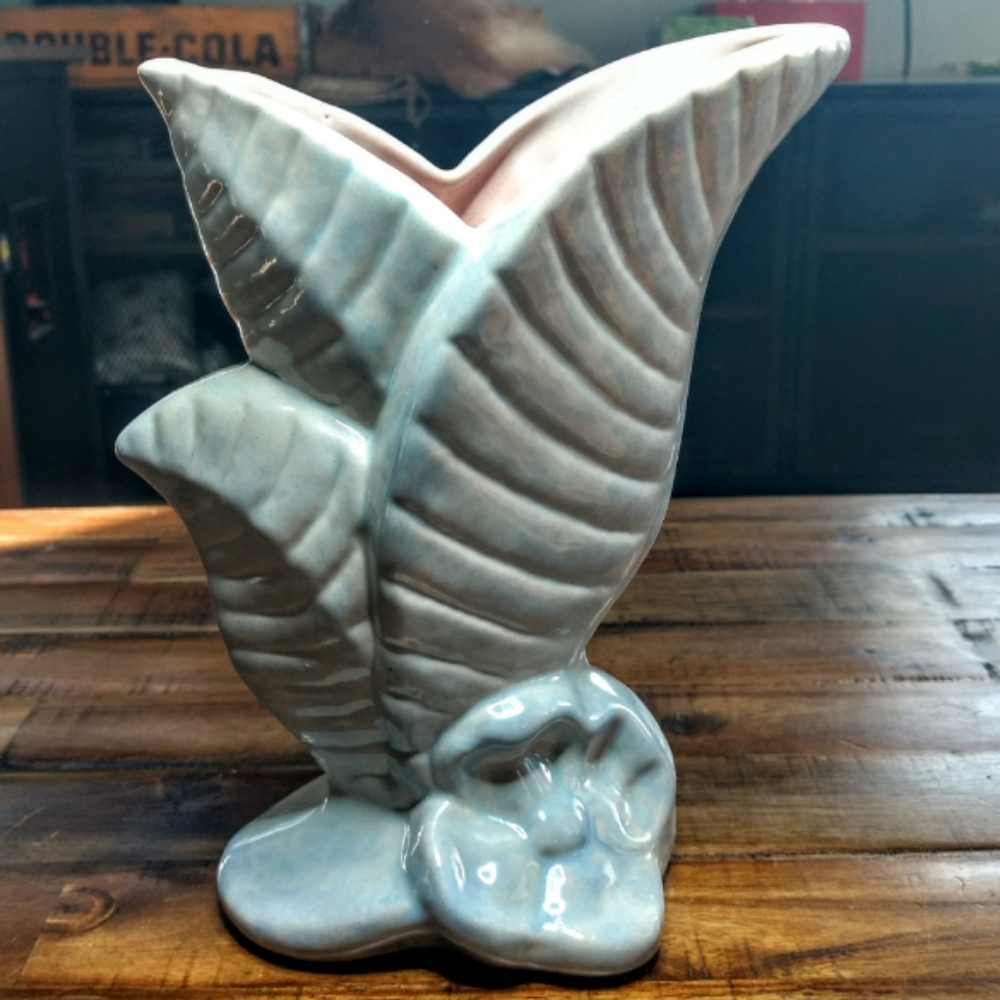 Gonder Leaf Vase